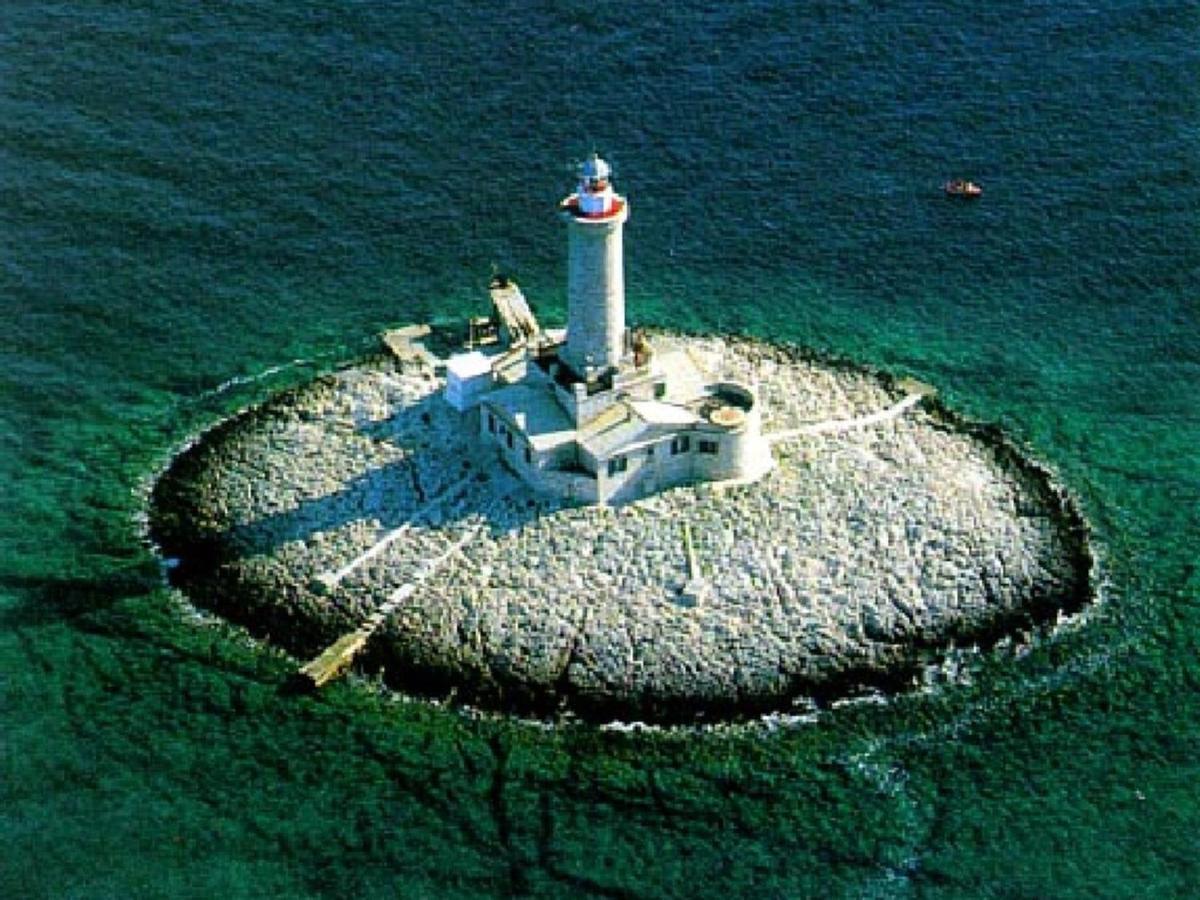 Beach House Ive With Jacuzzi, Pool, Playground And Bbq In An Olive Grove With A Beach, Pomer - Istria Exterior photo